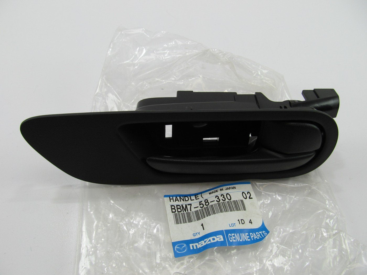 NEW GENUINE Mazda BBM75833002 FRONT RIGHT Passengers Interior Door Handle