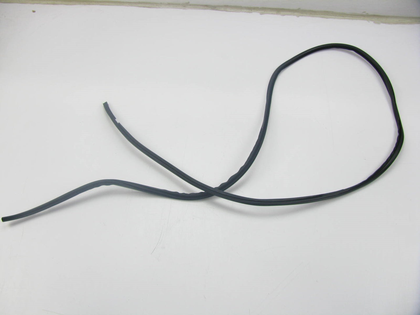 Windshield Glass Reveal Weatherstrip Moulding Seal OEM For 1995-98 Mazda Protege