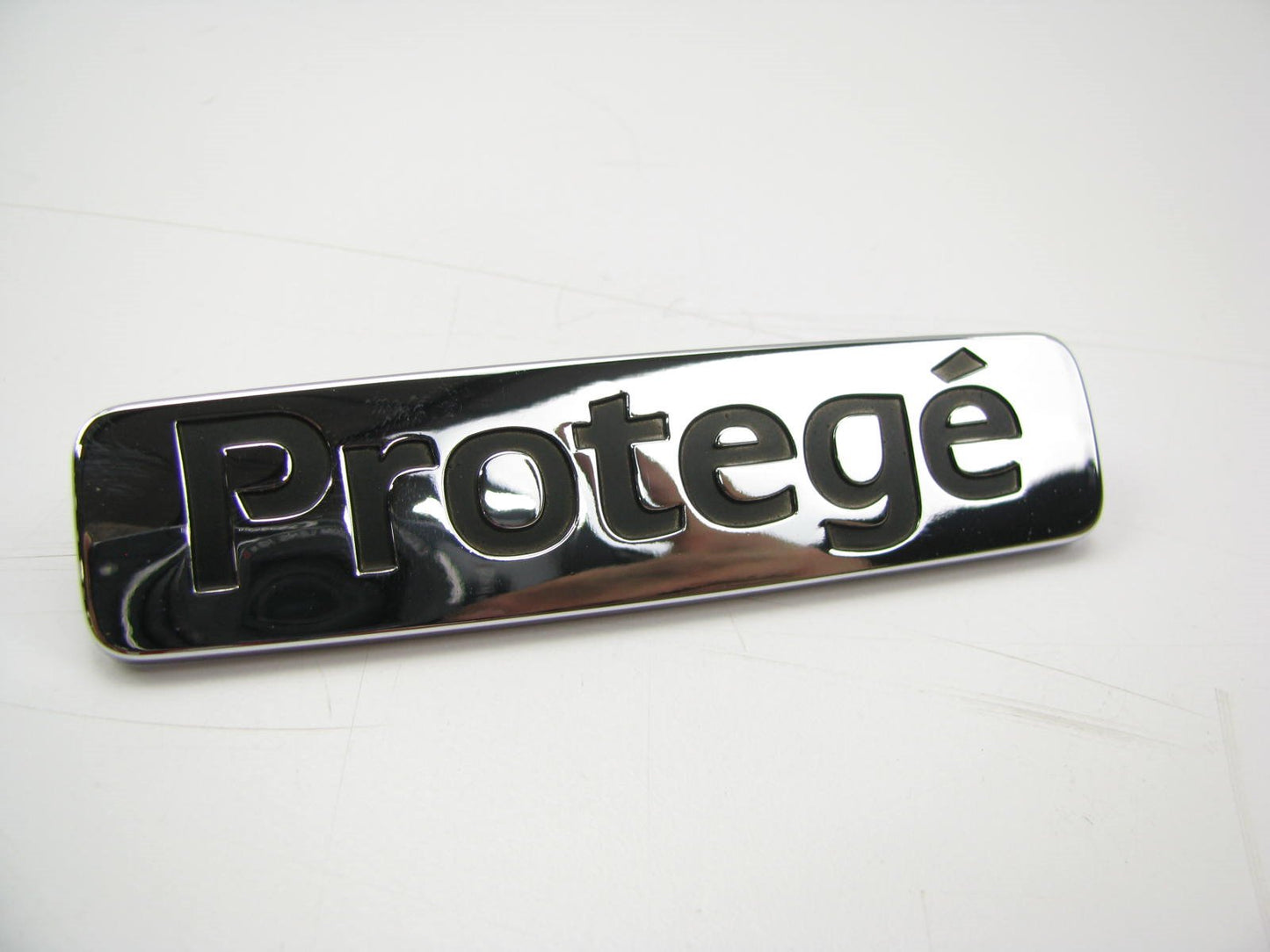 NEW GENUINE Trunk Lid Nameplate Badge Emblem OEM 1995-1998 Protege BD0G-51-721