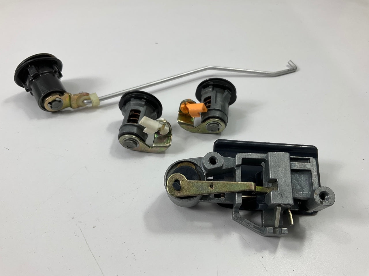 Mazda BR73-09-010K-48 Complete Lock Set: Ignition, Door, Fuel Filler, Glove Box