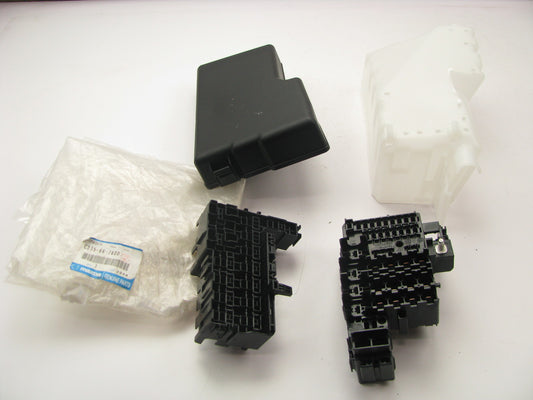 NEW GENUINE OEM Mazda C23566760D Main Relay Fuse Box 06-07 Mazda 5 2.3L I4
