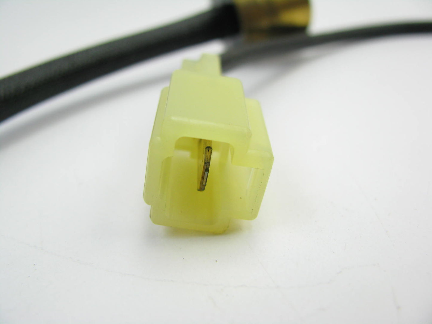 NEW GENUINE OEM EA7061K0X A/C Compressor Thermal Sensor 1994-96 Mazda MX-3