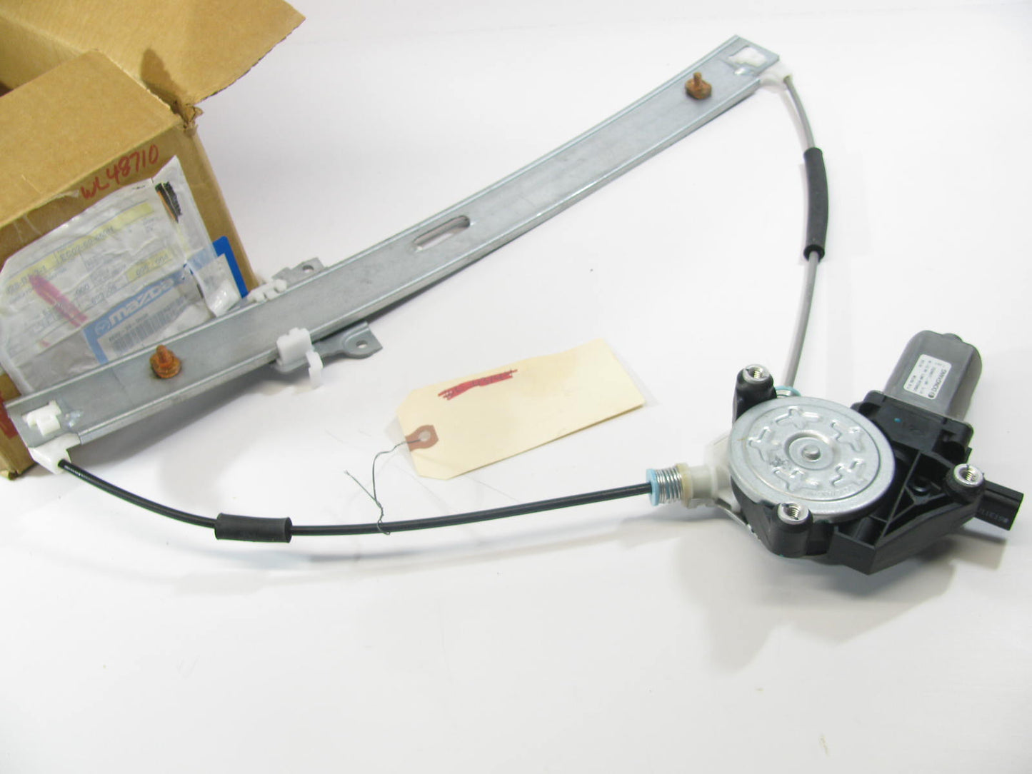 NEW EC02-59-560H FRONT LEFT Window Regulator W/ Motor OEM 01-06 Mazda Tribute