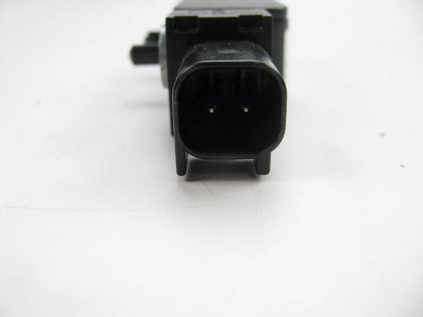 NEW GENUINE Right Side Impact Sensor OEM For 05-06 Mazda Tribute EF91-57-KC0C