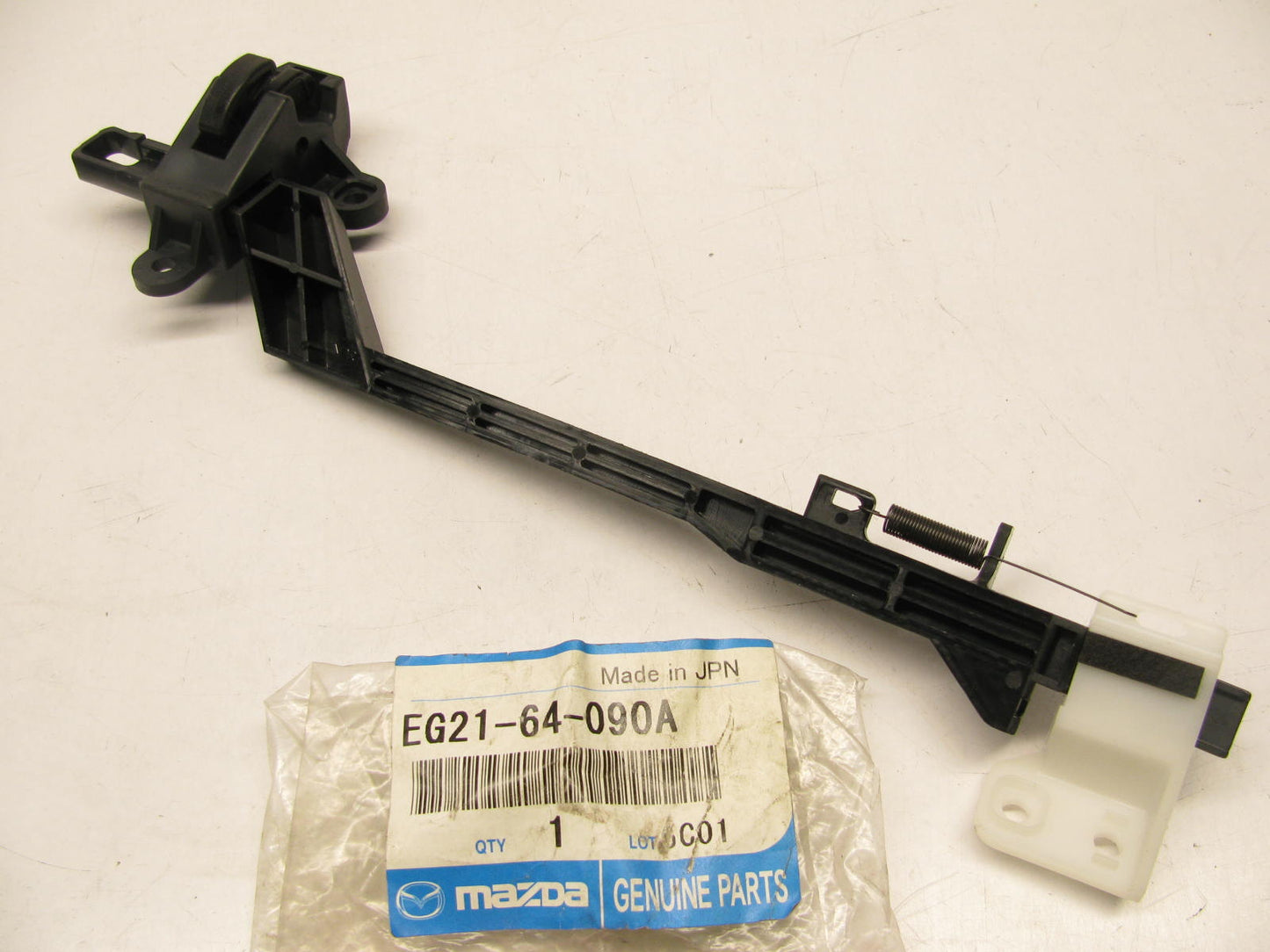 New Genuine OEM Mazda EG21-64-090A Glove Box Latch Lock For 2007-2012 CX-7