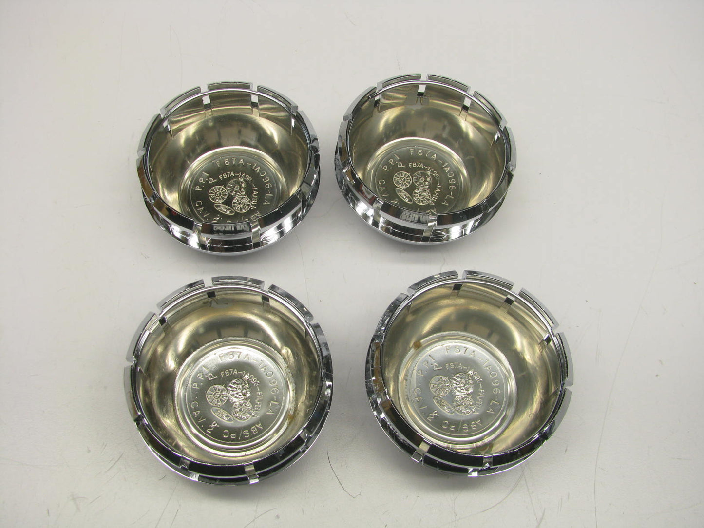 (4) OEM Mazda F87A-1A108-FB Wheel Center Caps  1998-2003 B2300 B3000 B4000 Truck