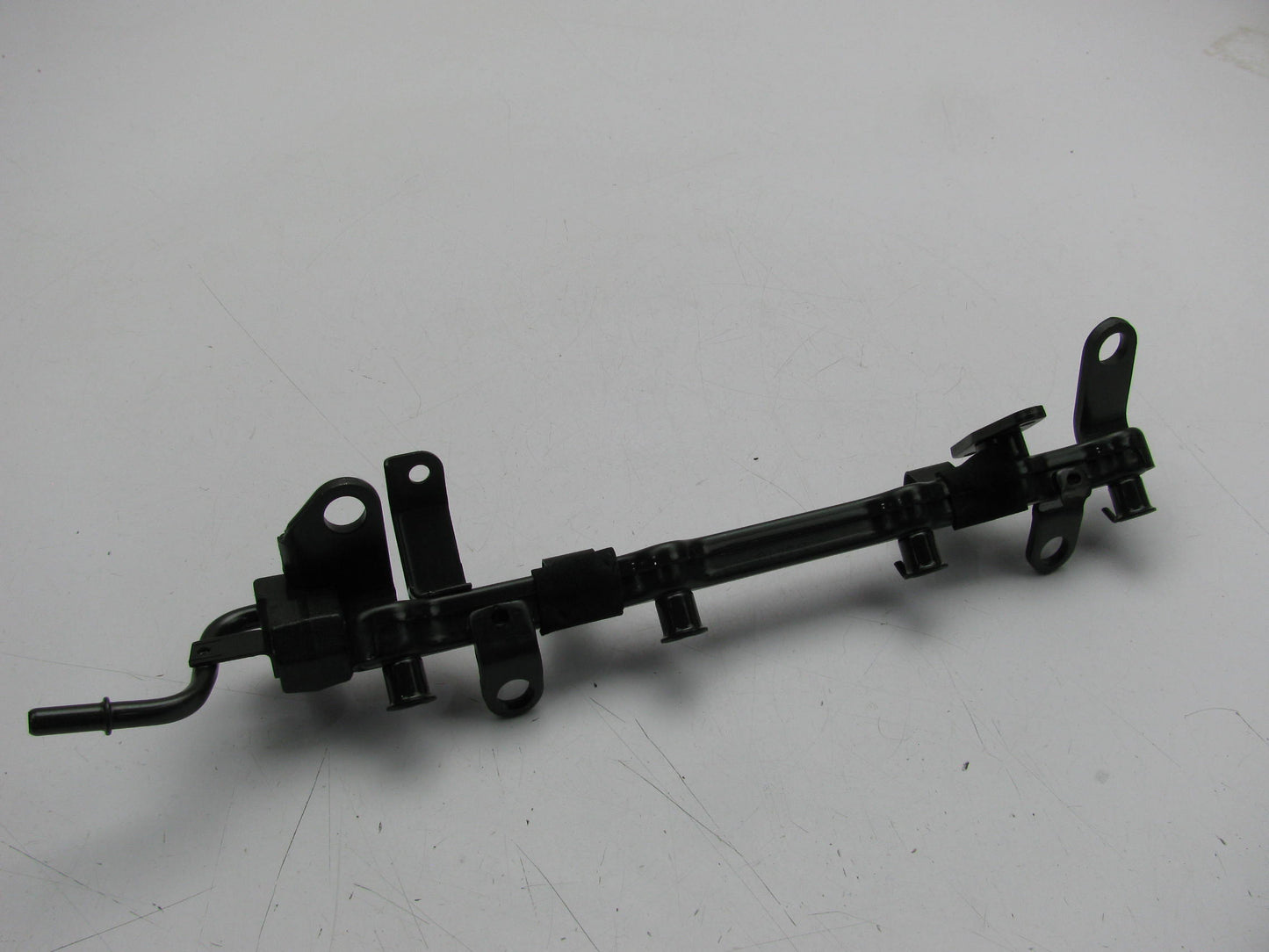 NEW - OEM FS7E13150A Fuel Rail For 2001-2003 Mazda Protege 2.0L