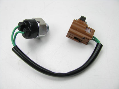 NEW GENUINE Back Up Lamp Switch OEM For 2001-04 Mazda Tribute 4WD MANUAL TRANS.