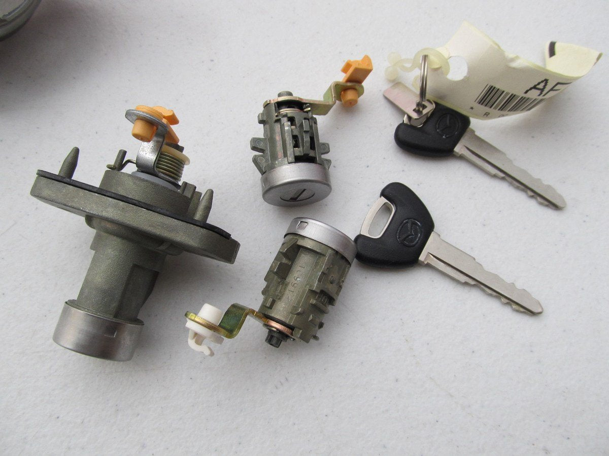 NEW - OEM Mazda GD7F-09-010C Complete Lock Cylinder & Key Set 1998-1999 626 A/T