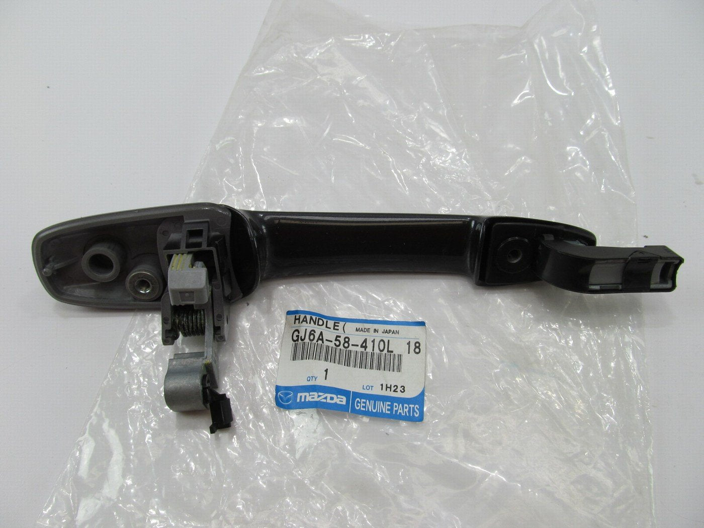 NEW GENUINE OEM Mazda GJ6A58410L18 Exterior Right Passengers Door Handle