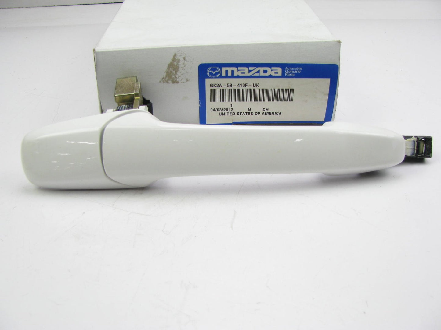 NEW GENUINE REAR RIGHT Door Handle OEM - 2003-2008 Mazda 6 WHITE GK2A-58-410F-UK