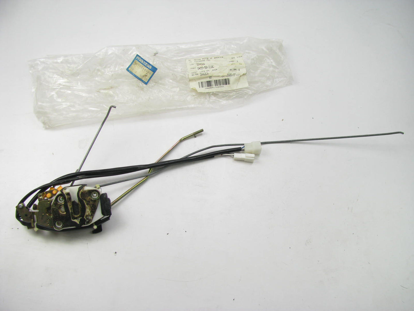 NEW GENUINE OEM GN5558310C FRONT RIGHT Door Lock Actuator 1990-92 Mazda 626