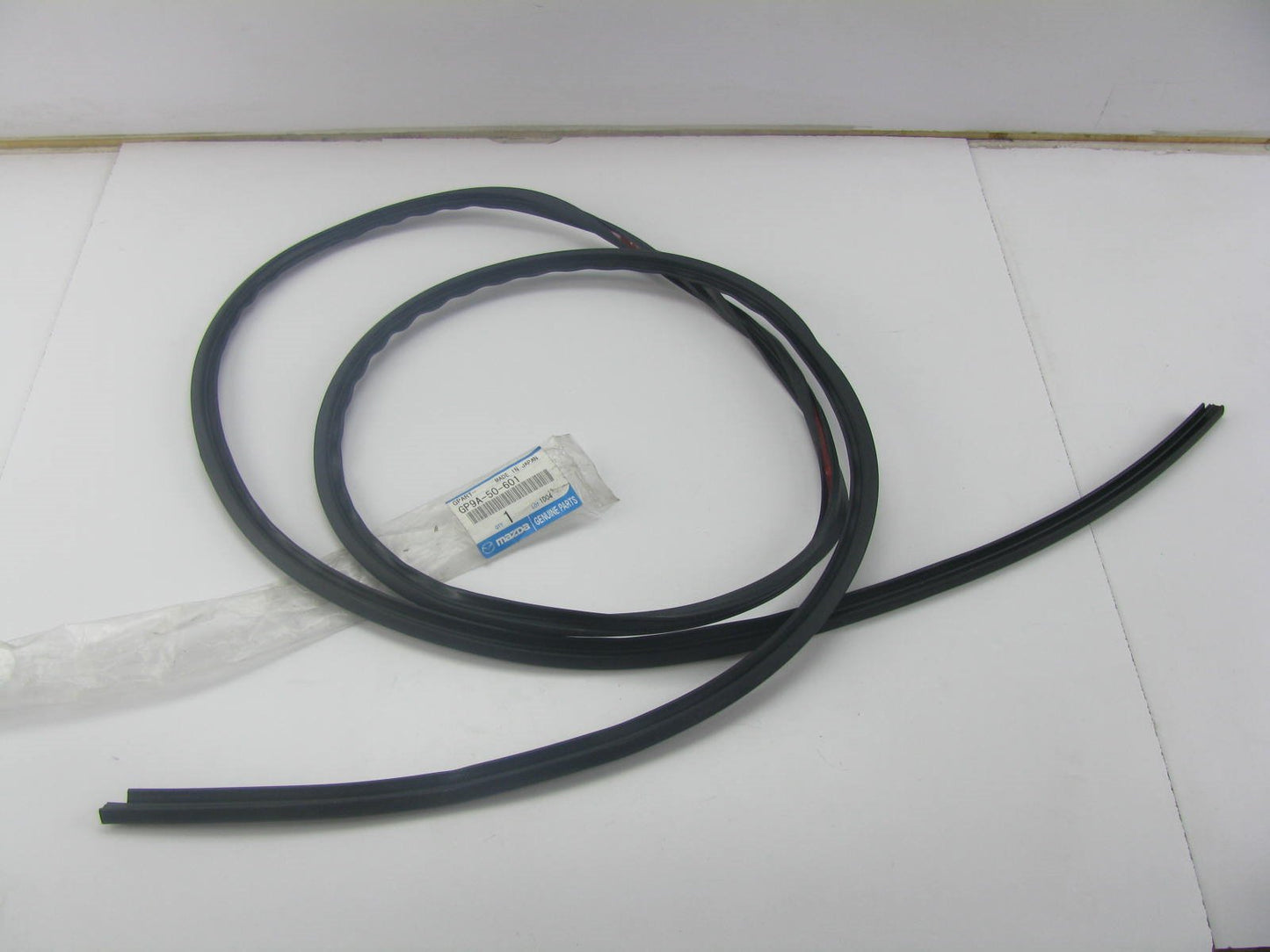 New Genuine Windshield Reveal Moulding Strip OEM For 2006-2007 Mazda 6 GP9A50601