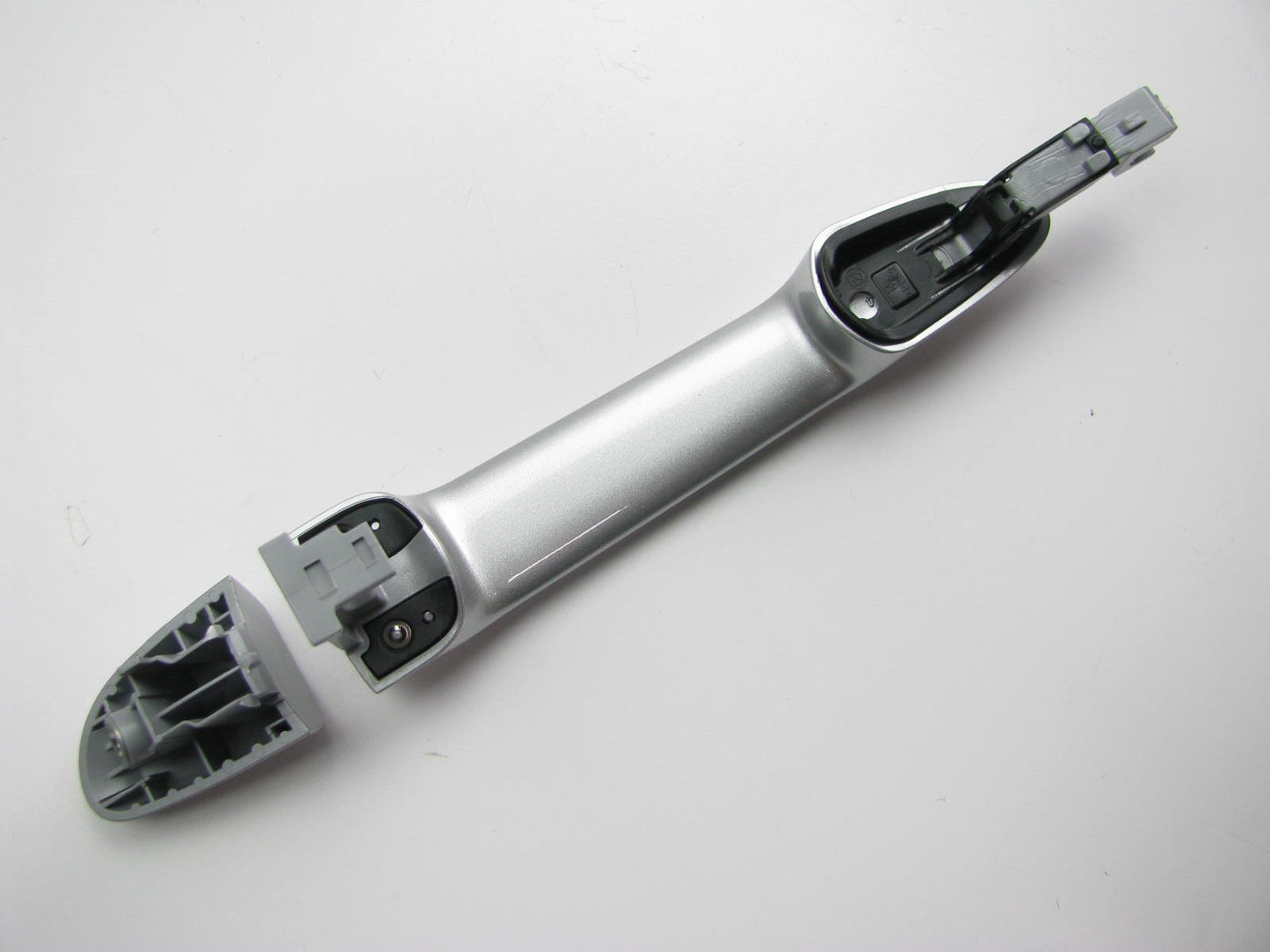 New Rear Right Side Exterior Door Handle Sunlight Silver For 2012-2013 Mazda 2