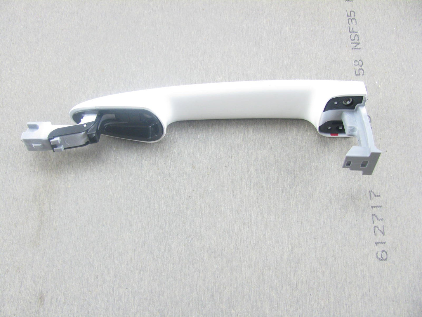 New Rear Right Exterior Door Handle Arctic White For 2010-11 Mazda 3 HATCHBACK