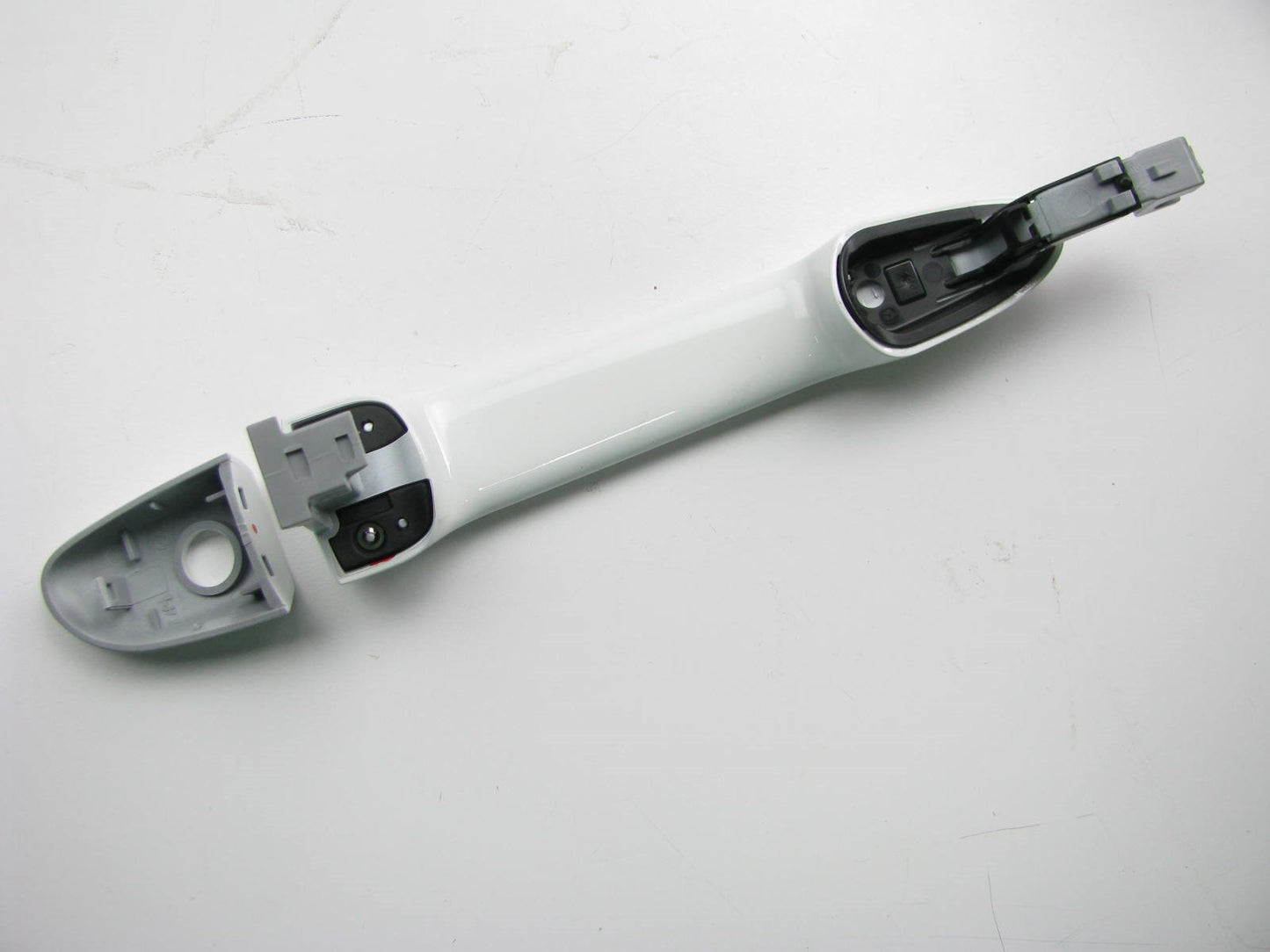 New Genuine Front Left Exterior Door Handle For 2010-2011 Mazda 3 GS1F59410J33