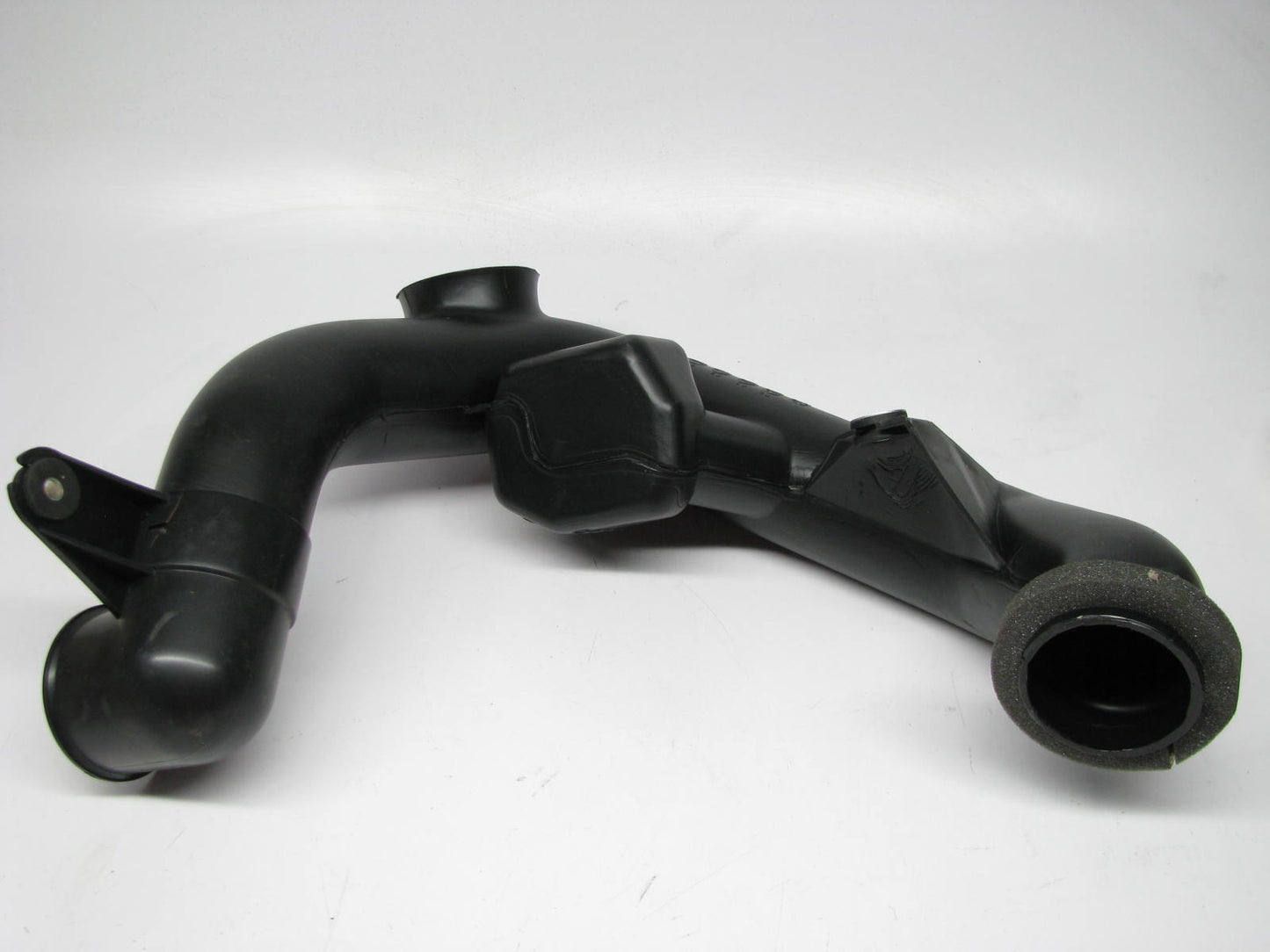 NEW - OEM Mazda GY01-13-200C Air Intake Duct For 2000-2001 MPV 2.5L-V6