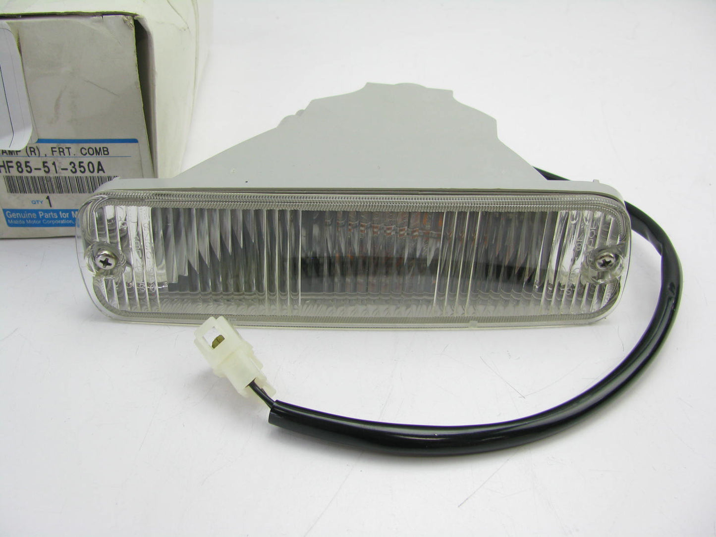 NEW GENUINE OEM HF85-51-350A FRONT RIGHT Turn Signal Light 1990-1991 Mazda 929