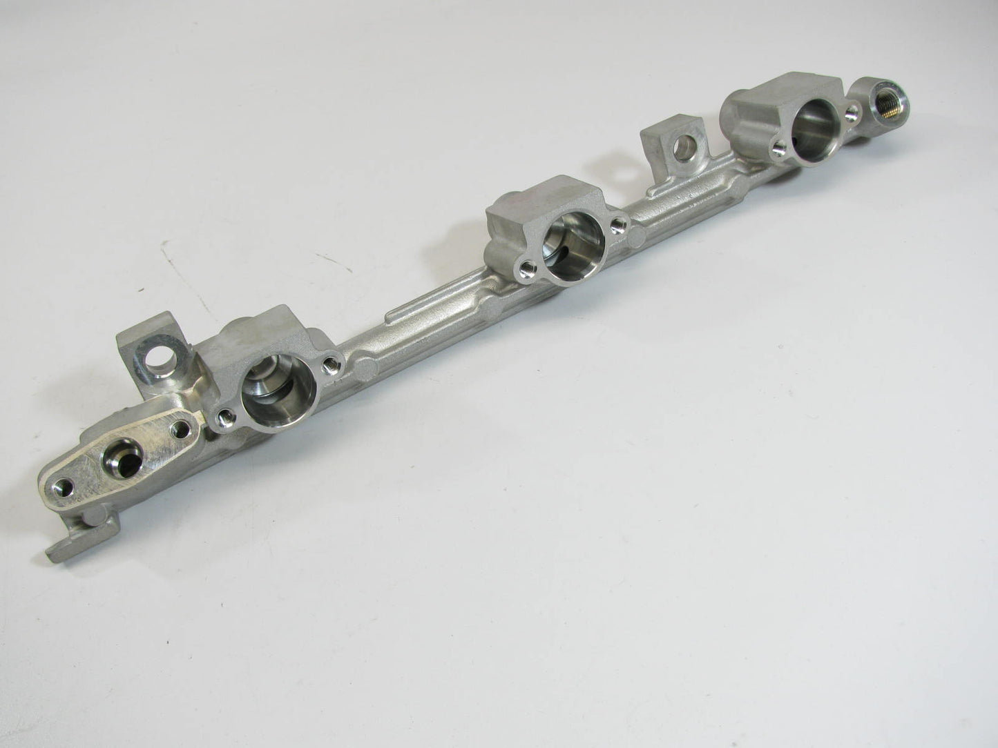 NEW GENUINE OEM Mazda JE48-13-151A RIGHT Fuel Rail 1992-1995 Mazda 929 3.0L V6