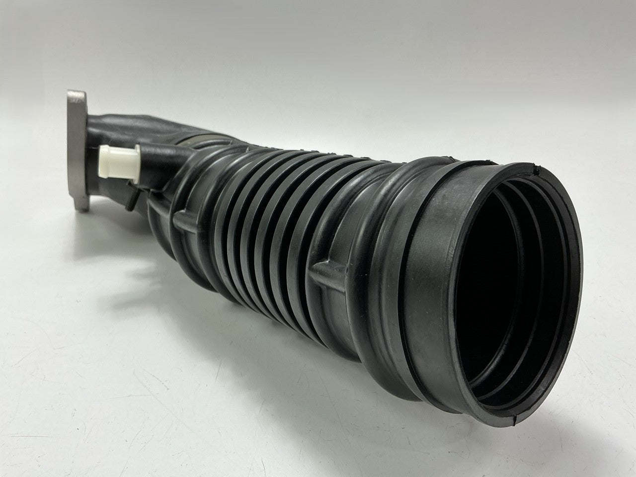 NEW GENUINE Mazda JE48-13-220A Engine Air Cleaner Air Intake Hose - 1992-95 929