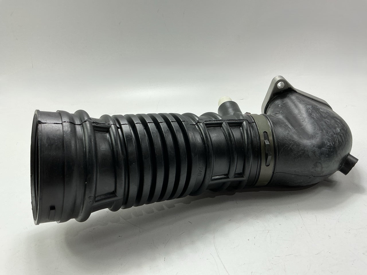 NEW GENUINE Mazda JE48-13-220A Engine Air Cleaner Air Intake Hose - 1992-95 929