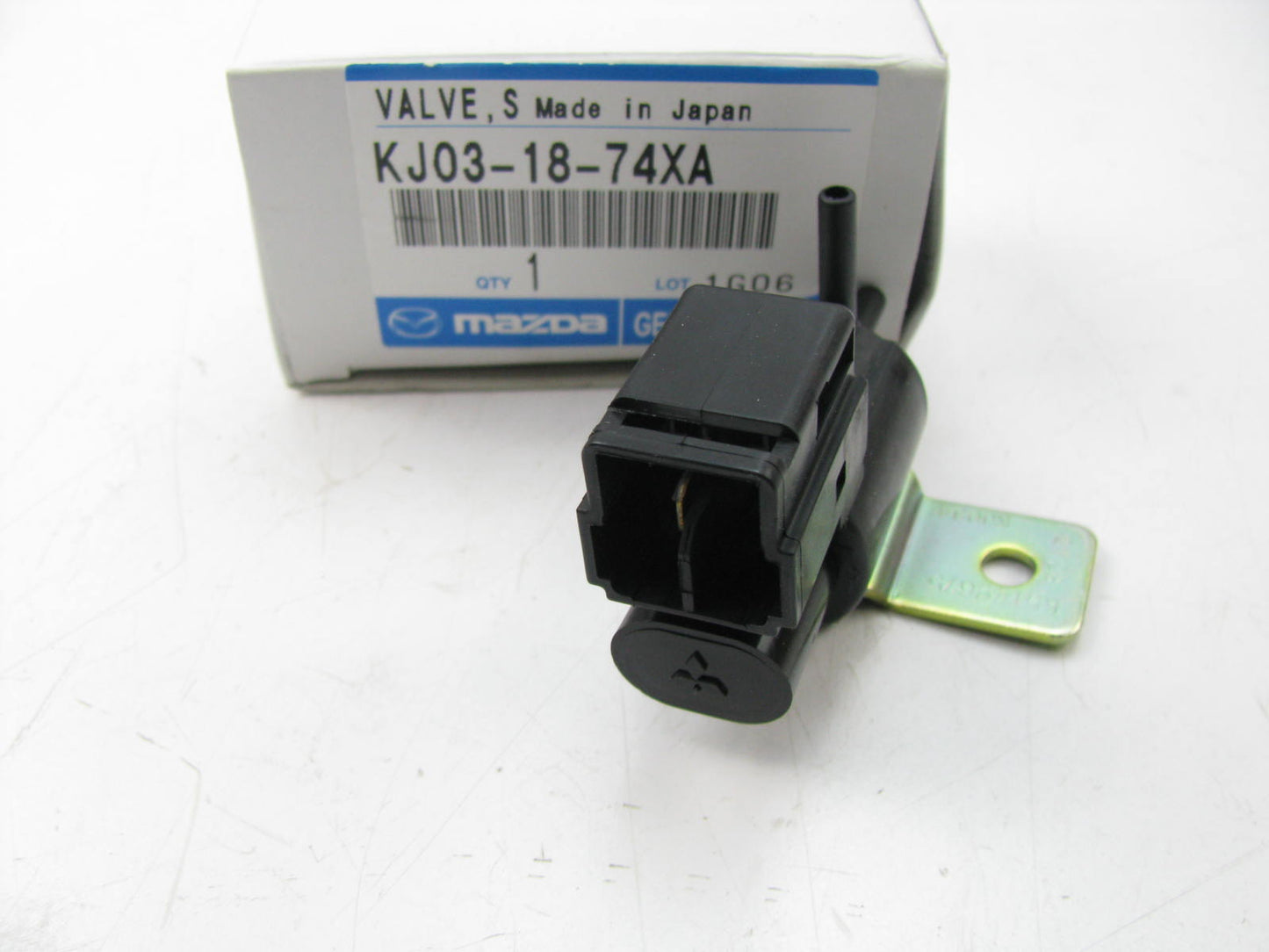 NEW GENUINE Vapor Canister Purge Valve Solenoid OEM 97-99 Mazda Millenia