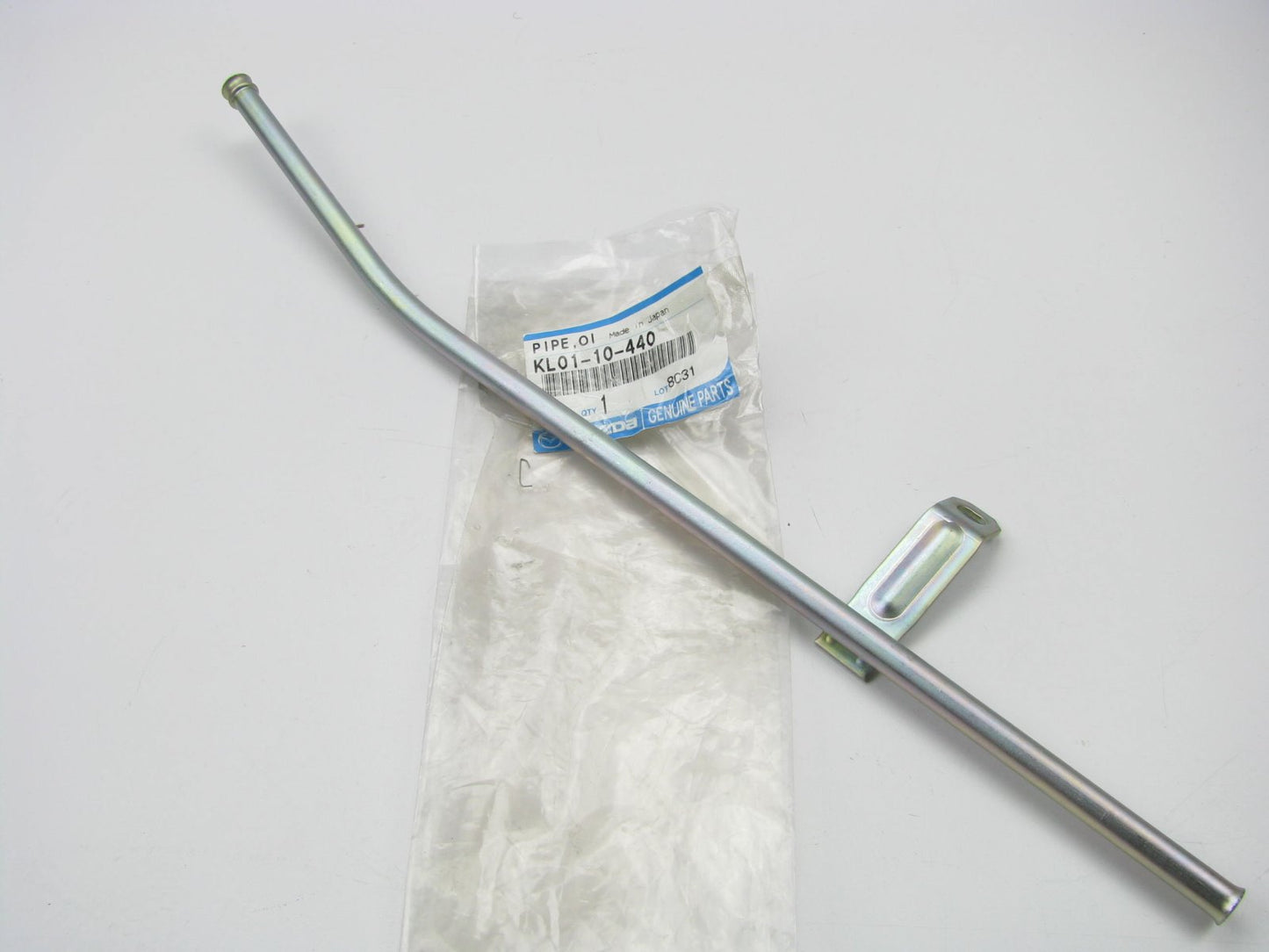 NEW GENUINE Engine Oil Level Gauge Dipstick Guide Tube For Mazda KL01-10-440