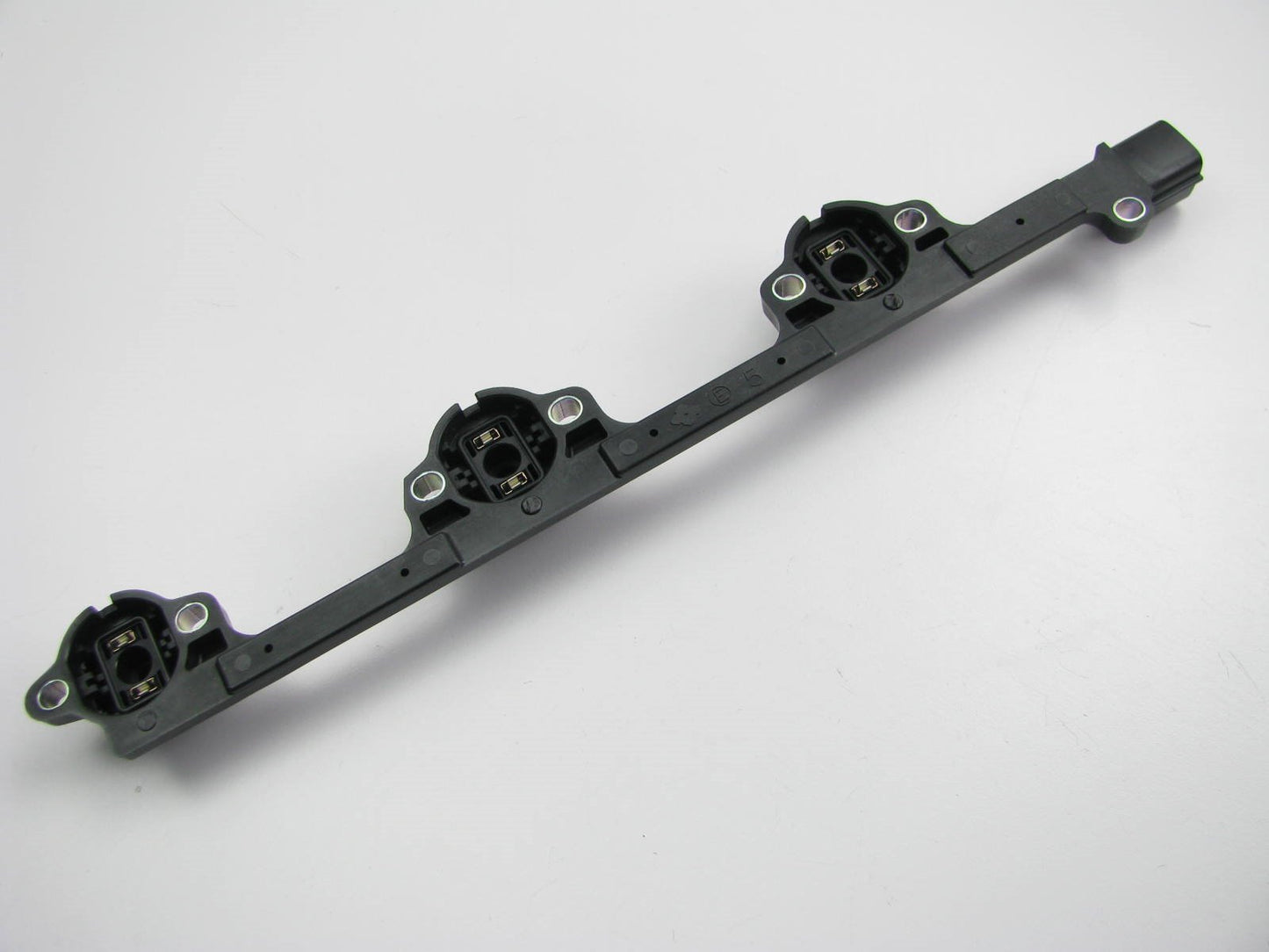 New Right Side Fuel Rail Gas Rail Injector Connector OEM For Mazda KL0113ZGX