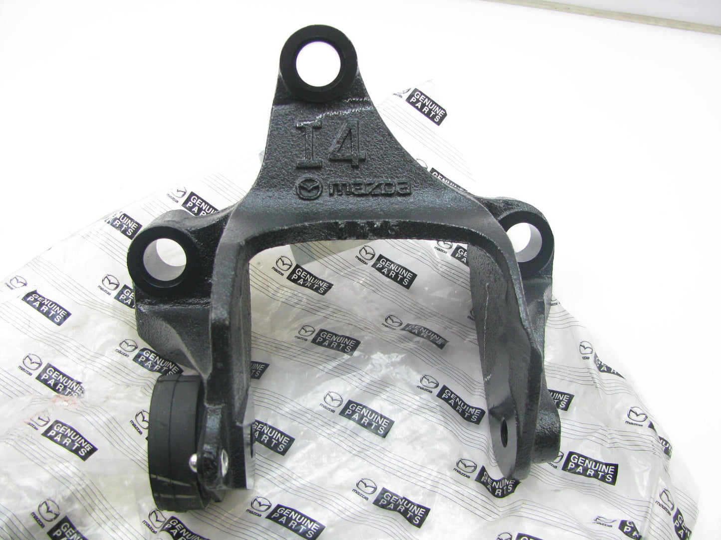 NEW - OEM L230-39-08YD Transmission Side Mount Bracket 2007-2012 Mazda CX-7