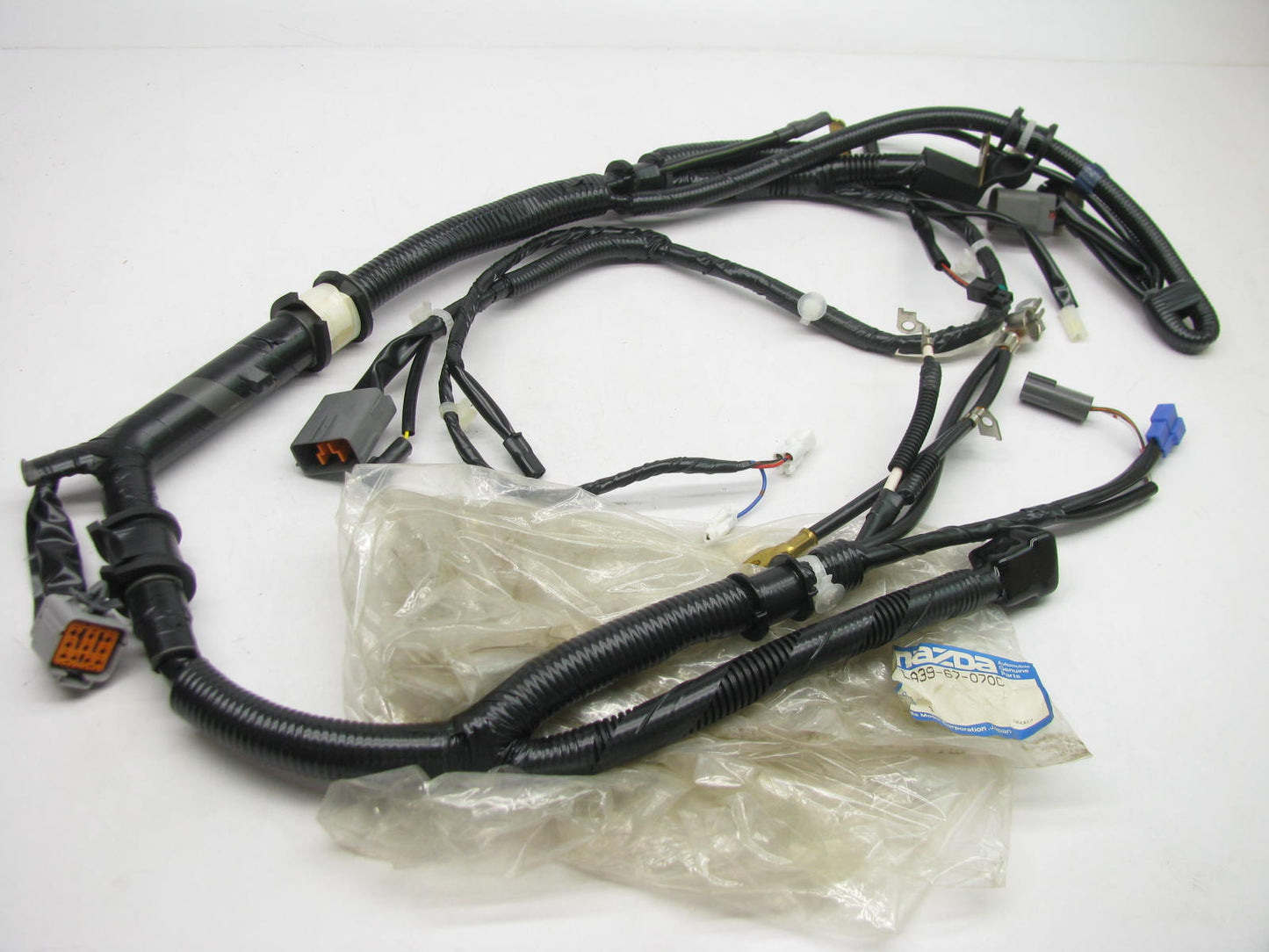 NEW - OEM Mazda LA39-67-070C 1-Coupler Style Engine Harness 1991-93 MPV 2.6L-L4
