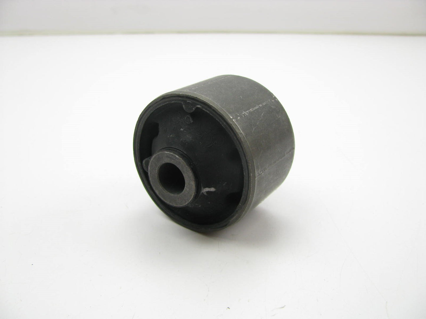 NEW REAR Suspension LOWER Control Arm Bushing OEM For 00-01 Mazda MPV LC6228460C