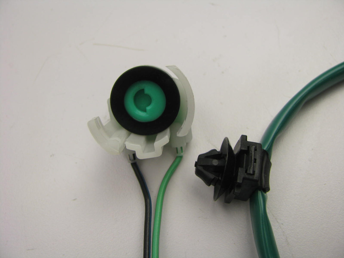 NEW - OEM Mazda LC6259498D Ignition Lock Cylinder Switch 2000-2006 MPV