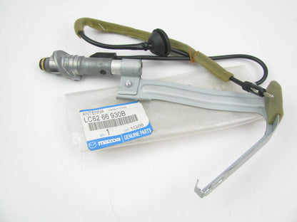 NEW GENUINE OEM LC6266930B Antenna W/ Bracket 2000-2003 Mazda MPV
