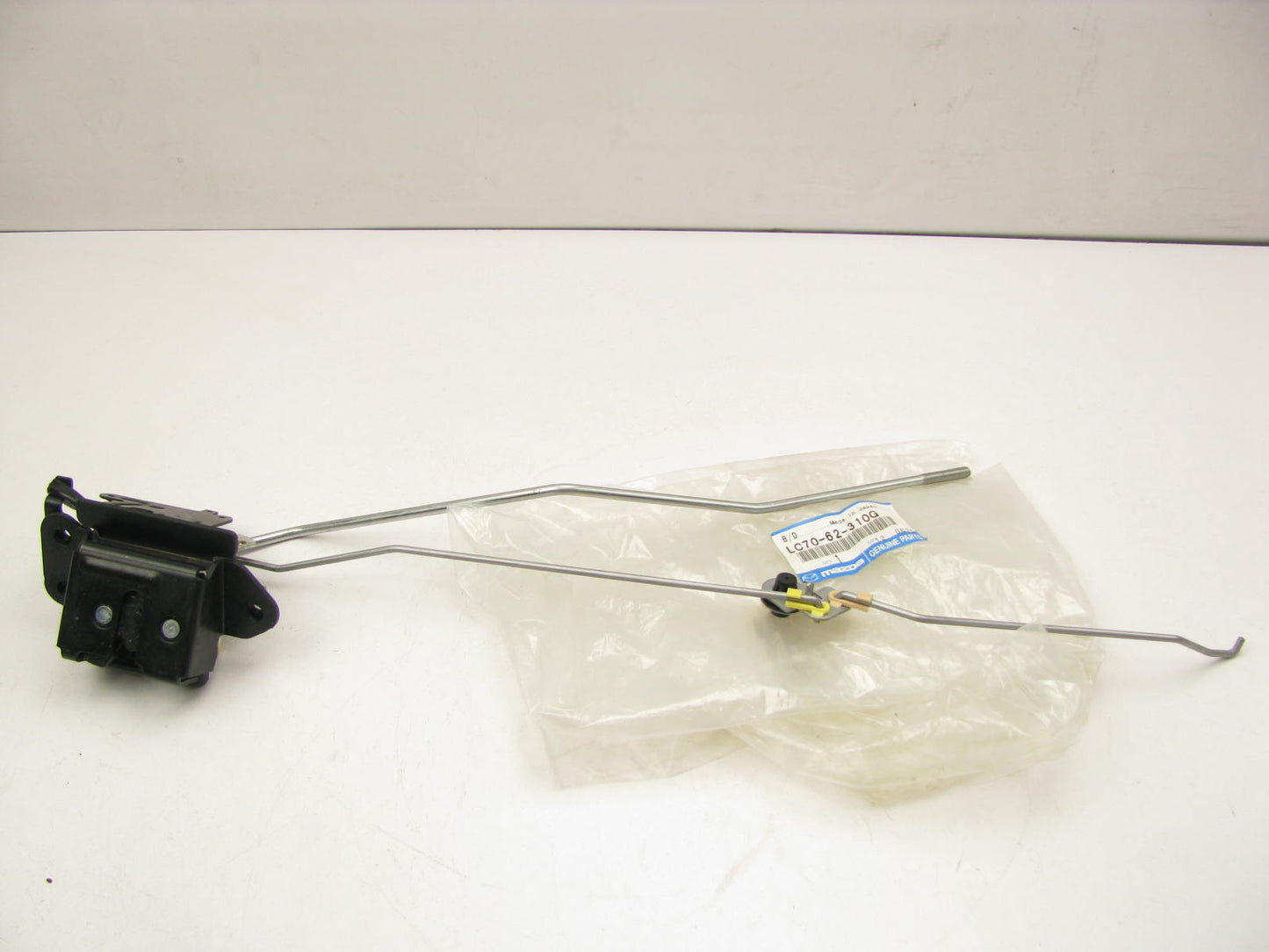 NEW - OEM Mazda LC70-62-310G Liftgate Lock Control 2000-2006 MPV