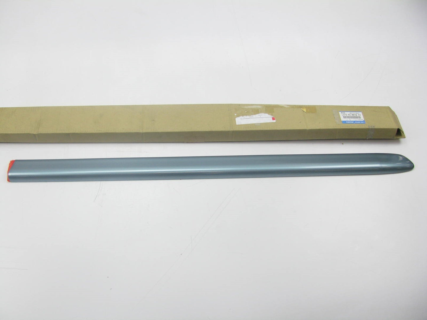NEW - OEM Rear Left Side Door Waist Line Moulding Glacier Blue 2002-03 Mazda MPV