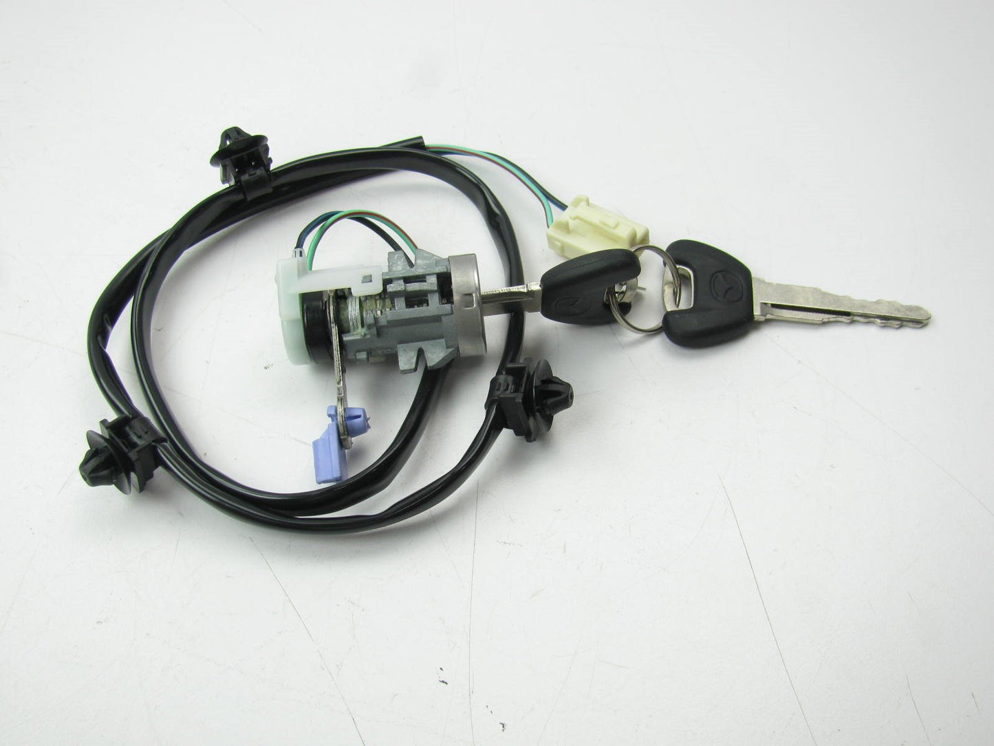 Right Passengers Side Door Lock Cylinder W/ 2 Keys OEM 2000-2001 Mazda MPV