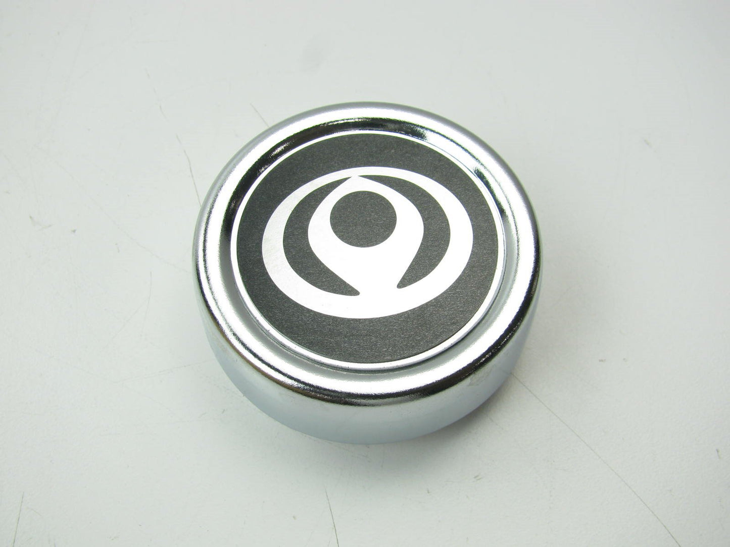 NEW GENUINE Wheel Center Cap OEM 1995-1998 Protege, 1993-1996 Miata NA5337190