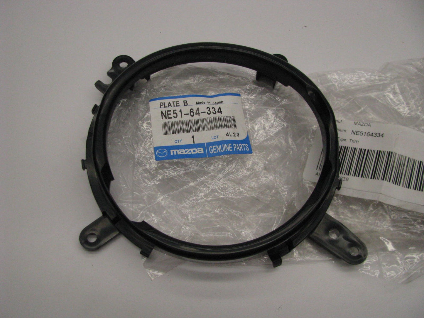 NEW GENUINE Manual Transmission Shifter Trim Ring Bezel OEM For 2006-2008 Miata
