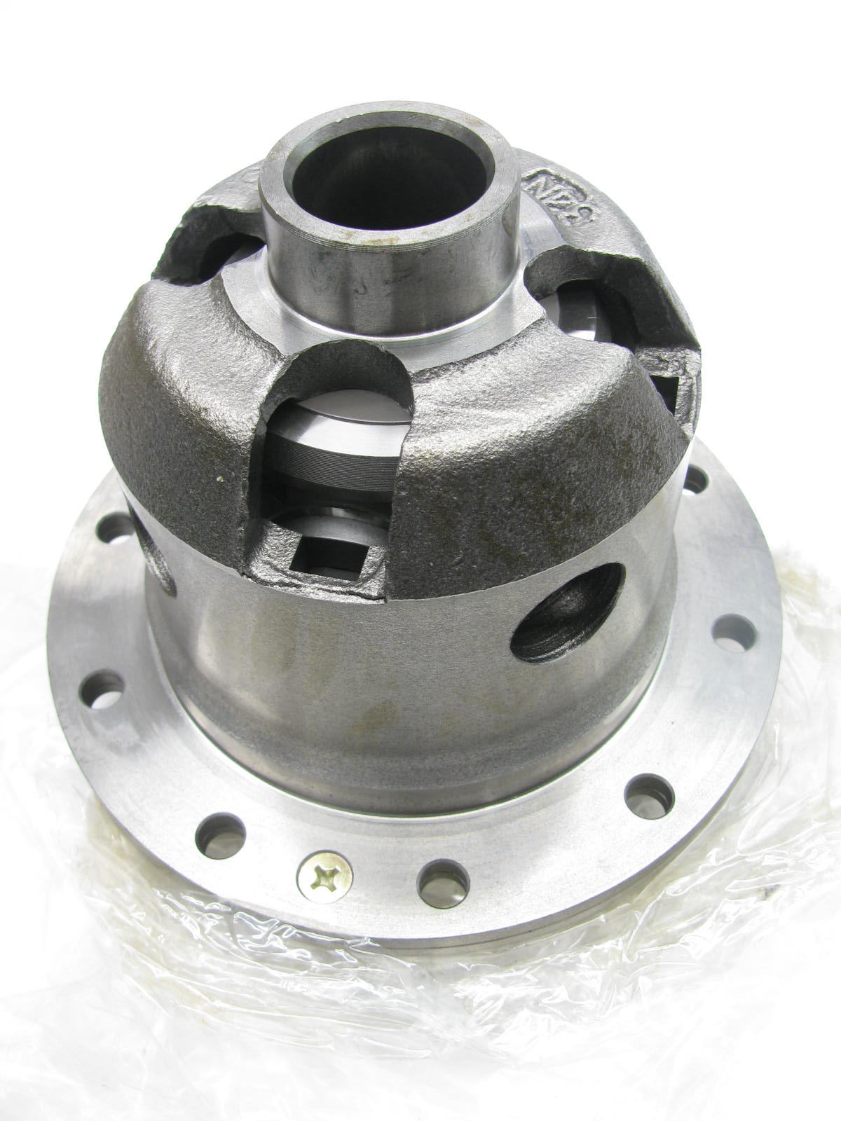 NOS OEM Mazda Limited Slip Differential R003-27-200B For 1994-1995 Mazda 929