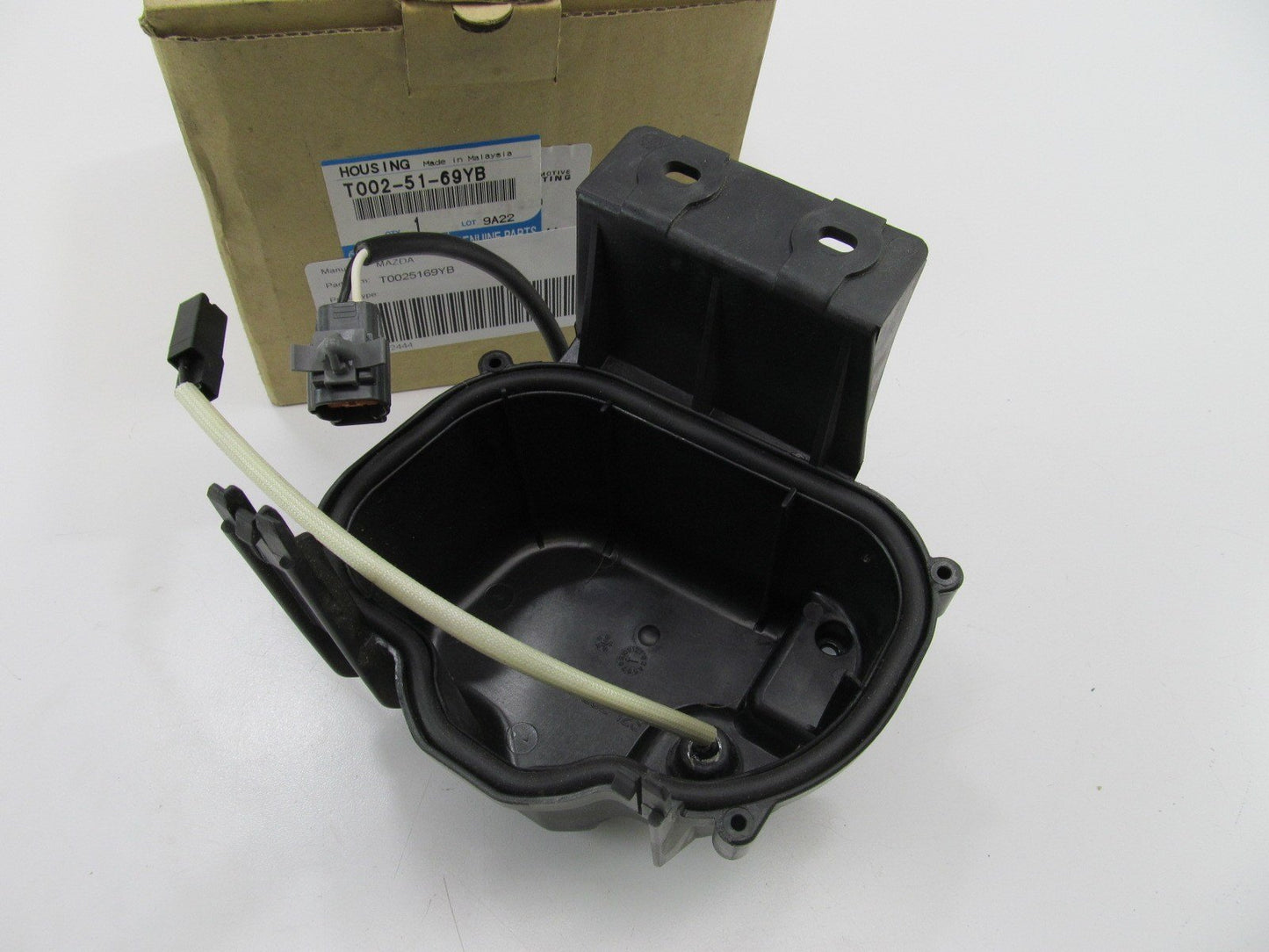 NEW LEFT Drivers Side Fog Light Housing OEM For 95-00 Mazda Millenia T0025169YB