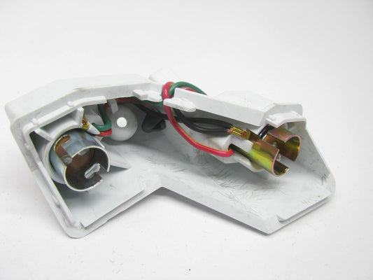 New OEM RH Trunk Lid Light Lamp Socket T043-51-3F7 For 99-00 Mazda Millenia