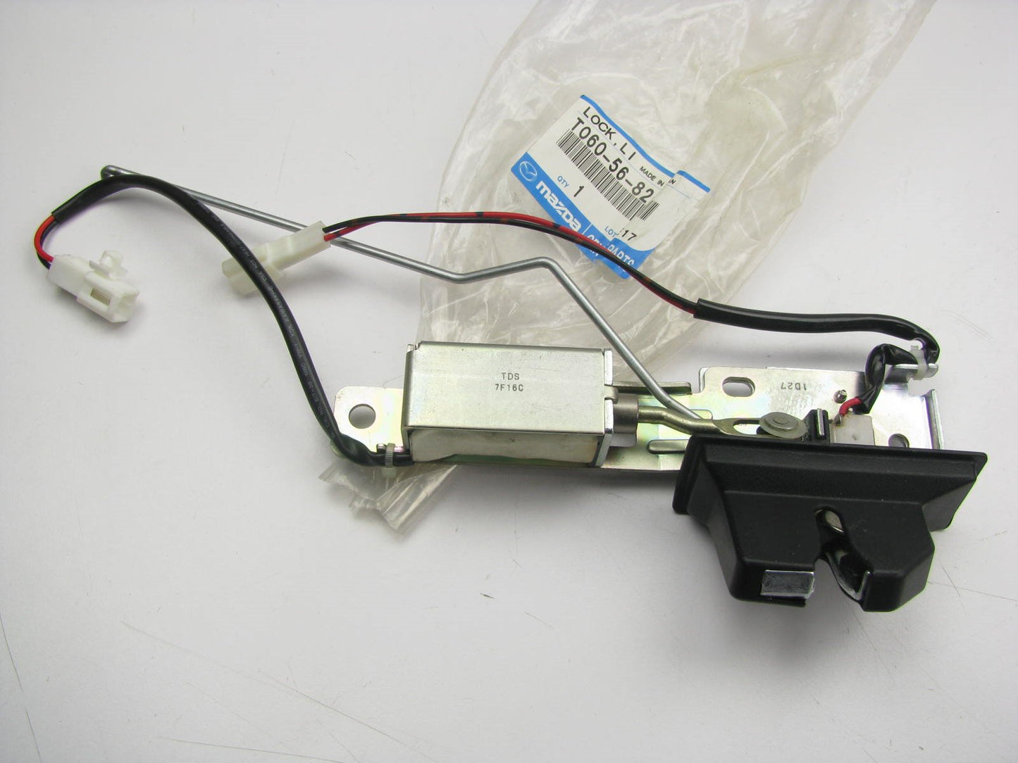 NEW - OEM Mazda T060-56-820 Deck Lid Latch Lock 2001-2002 Millenia