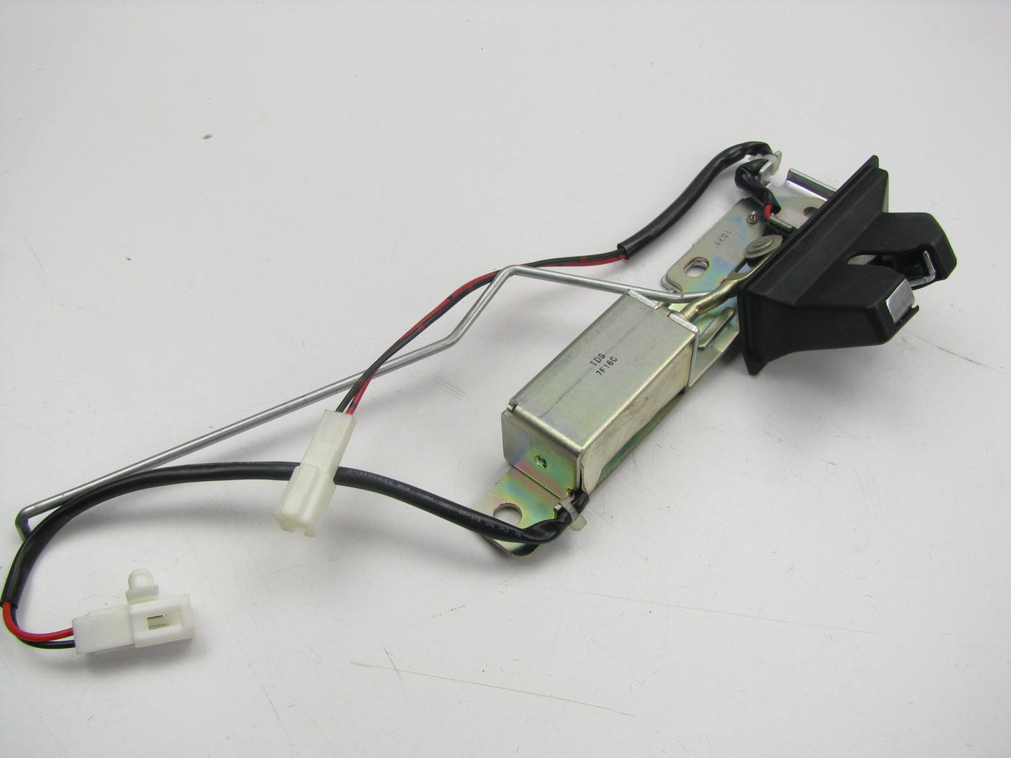 NEW - OEM Mazda T060-56-820 Deck Lid Latch Lock 2001-2002 Millenia