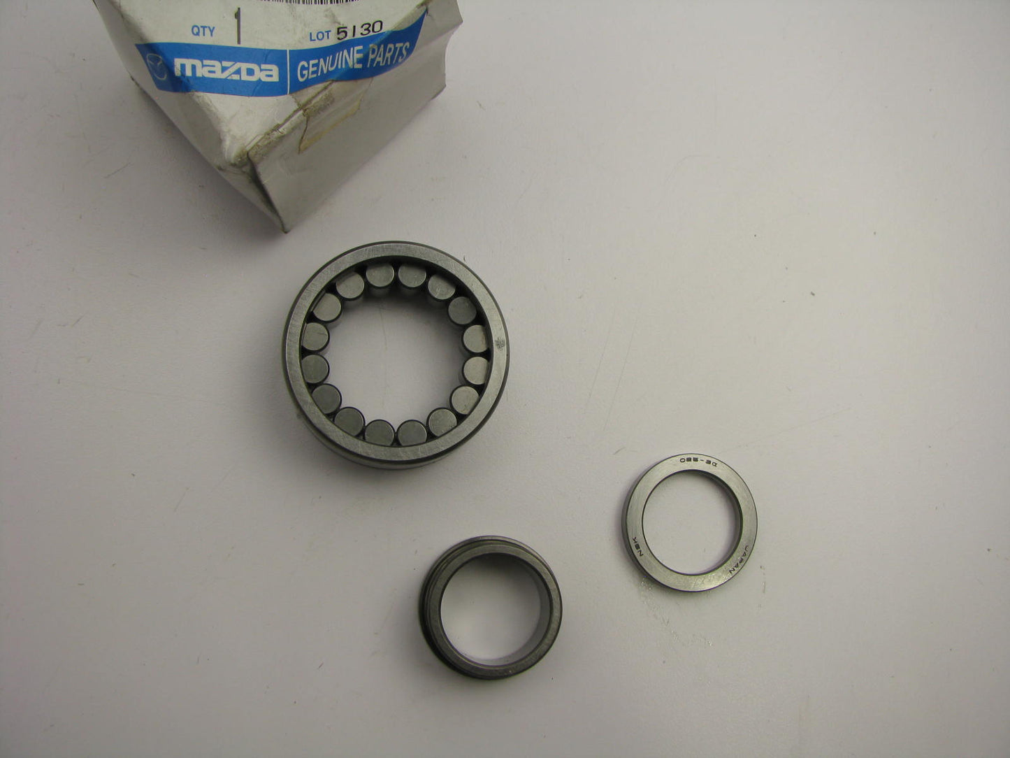 NEW GENUINE Manual Transmission Roller Bearing OEM 1998-05 Mazda Miata Y60117306