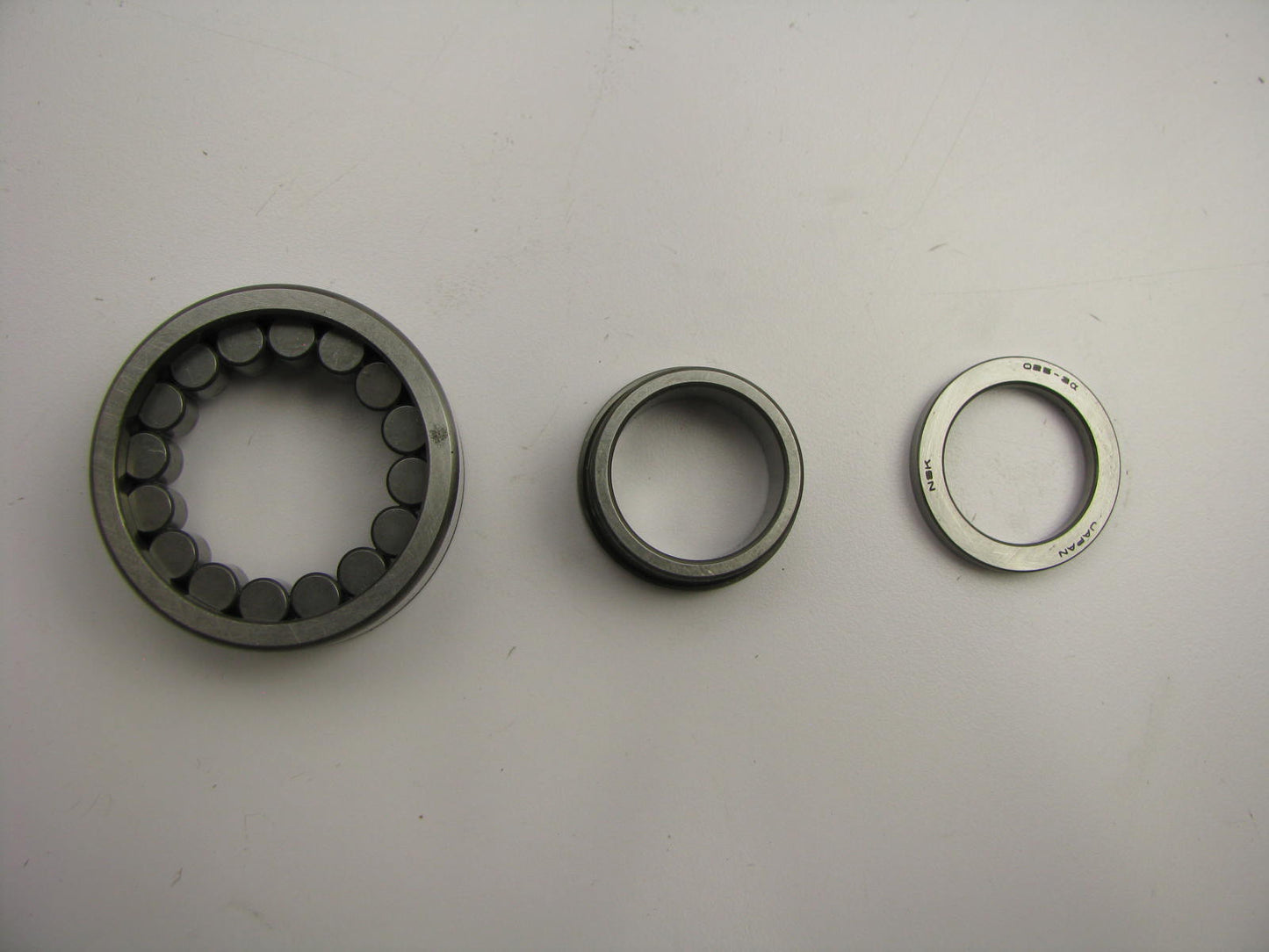 NEW GENUINE Manual Transmission Roller Bearing OEM 1998-05 Mazda Miata Y60117306