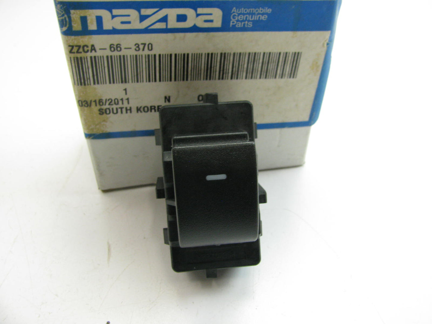 NEW GENUINE RIGHT Door Window Switch OEM 08-11 Mazda Tribute ZZCA66370