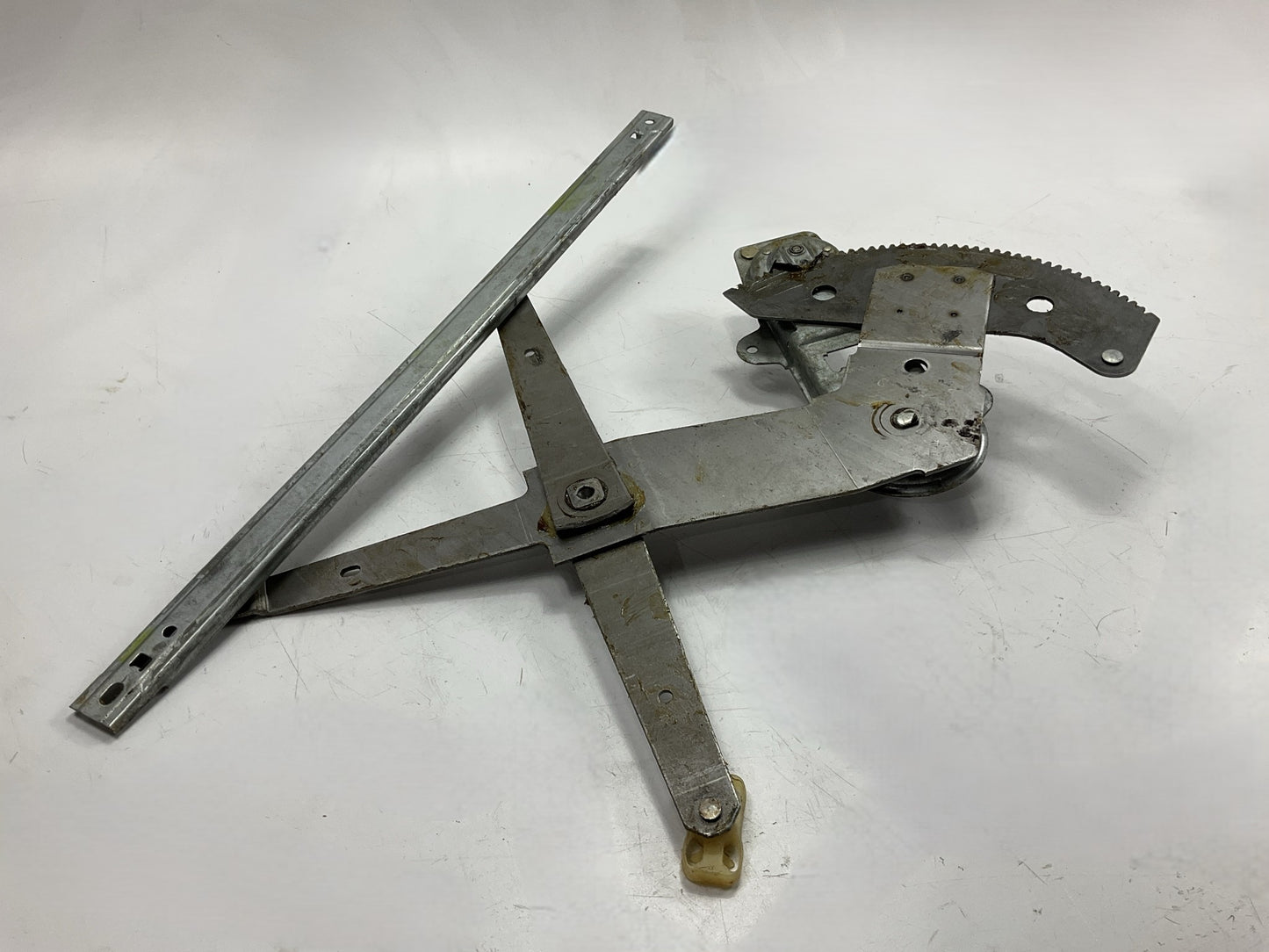 Mazda ZZL0-58-560 Right Manual Window Regulator - 1991-1994 Mazda Navajo 2-door