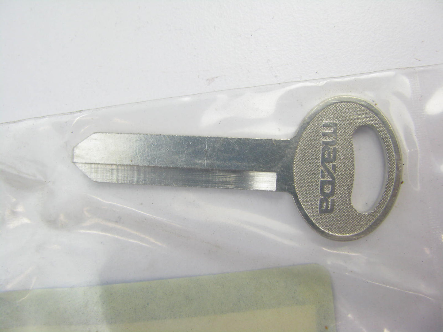 NEW GENUINE Key Blank OEM Mazda ZZL0-76-201