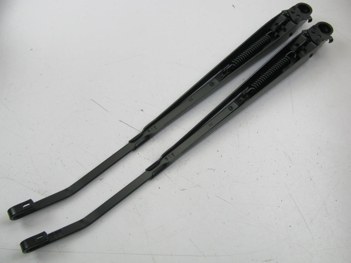 (2) New Genuine OEM Mazda Windshield Wiper Arms PAIR 1991-1994 Navajo, Explorer