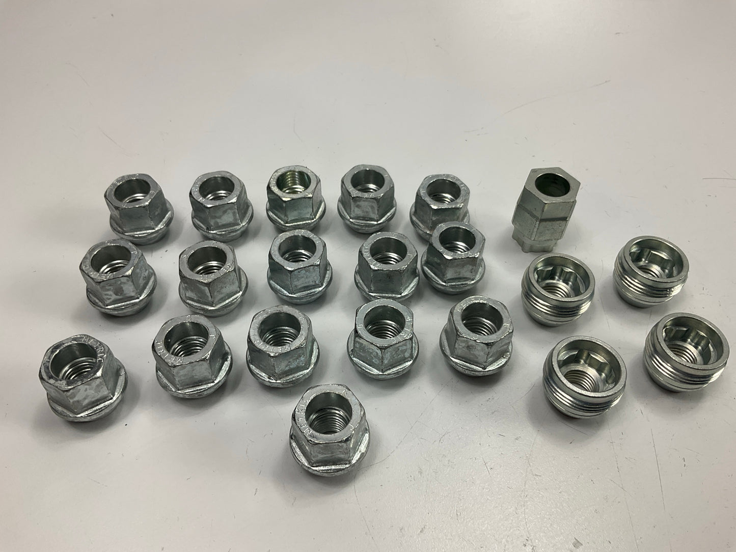 McGard 84519 5 Lug Hex M12x1.5 Wheel Lug Nuts & Lock Install Kit (Under Hub Cap)